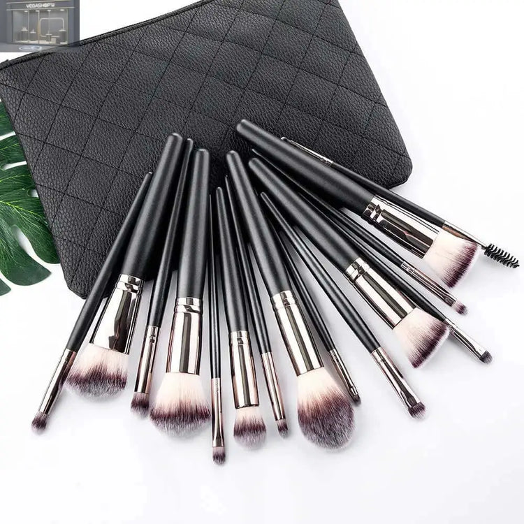 15 Makeup Brushes Set Full Set Matte Black Makeup ToolsProduct information: Name: 15 Black Brush Set Size: 23/19/4cm Material: Nylon wool + wooden handle + PU Weight: 273g with bag/197g without bag Packing list: Cosmetic Brush* 15 Cosmetic bag * 1 Product