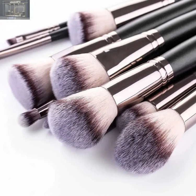 15 Makeup Brushes Set Full Set Matte Black Makeup ToolsProduct information: Name: 15 Black Brush Set Size: 23/19/4cm Material: Nylon wool + wooden handle + PU Weight: 273g with bag/197g without bag Packing list: Cosmetic Brush* 15 Cosmetic bag * 1 Product